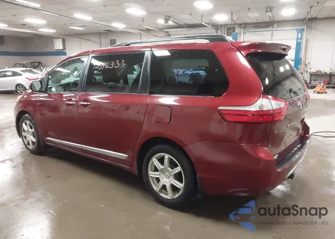 2015 Toyota Sienna Xle 7 Passenger z USA, uszkodzony, nr VIN 5TDDK3DC7FS103648